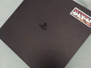 PlayStation 4 Slim foto 2