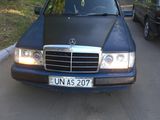 Mercedes Series (W124) foto 4