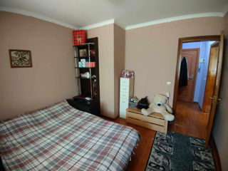 Apartament cu 2 camere, 70 m², Botanica, Chișinău foto 3