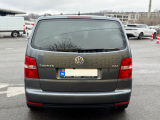 Volkswagen Touran foto 7