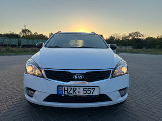 KIA Ceed Sw foto 3