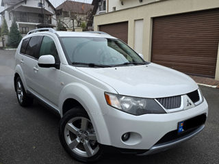 Mitsubishi Outlander foto 2