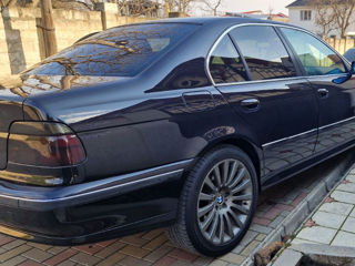 BMW 5 Series foto 2