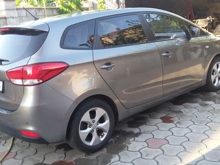 KIA Carens foto 2