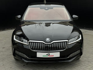 Skoda Superb foto 2