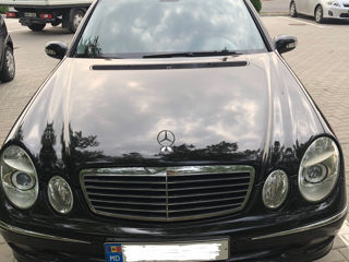 Mercedes E-Class foto 2