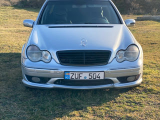 Mercedes C-Class foto 10