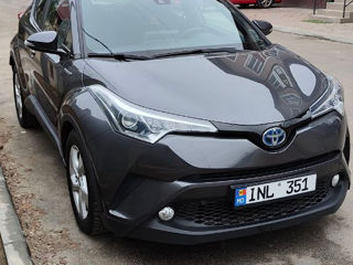 Toyota C-HR foto 1