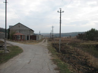 Se vinde lot de pamint pentru constructie 10 km de la Chisinau s.Dolinnoe foto 2