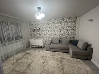 Apartament cu 2 camere, 59 m², Botanica, Chișinău foto 2