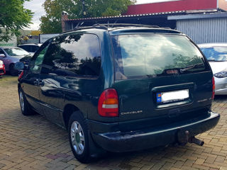 Chrysler Grand Voyager foto 2