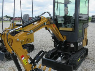 Excavator AGT H13R, putere 13.5 CP (1 tona ) cu joystick si cabina inchisa