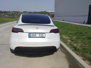 Tesla Model Y foto 5