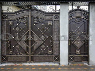Balustrade, porți, gratii,  garduri, copertine,uși metalice și alte confecții din fier.
