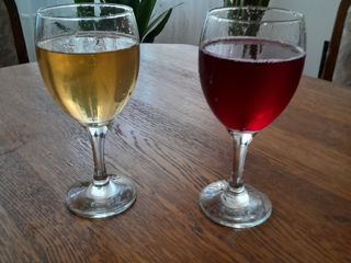 Vin alb și ros