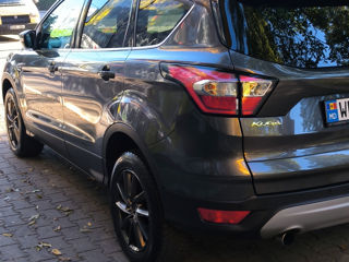 Ford Kuga foto 2