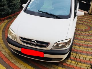 Opel Zafira foto 2