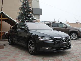 Skoda Superb foto 1