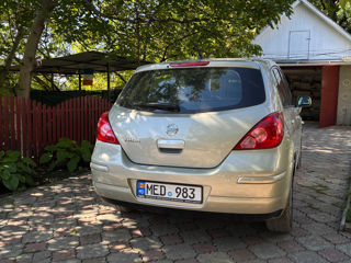 Nissan Tiida foto 3