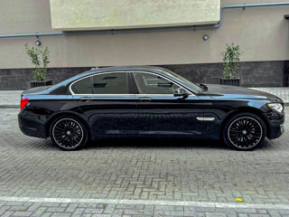 BMW 7 Series foto 4