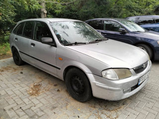 Mazda 323 foto 2