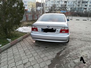 BMW 5 Series foto 10