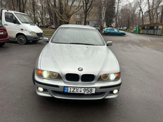 BMW 5 Series foto 4