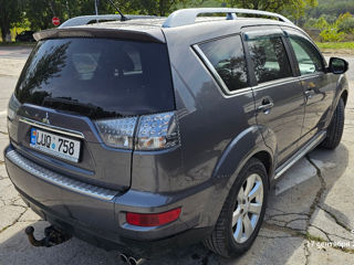 Mitsubishi Outlander foto 2