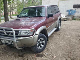 Nissan Patrol foto 1