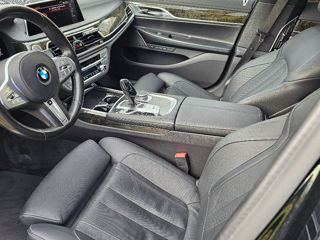 BMW 7 Series foto 12