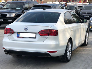 Volkswagen Jetta foto 3