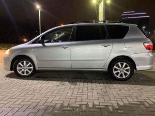 Toyota Avensis Verso