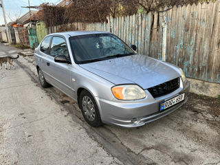 Hyundai Accent foto 4