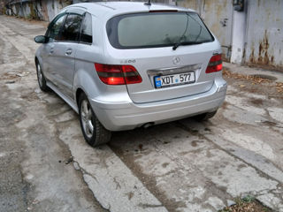 Mercedes B-Class foto 3