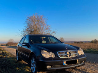 Mercedes C-Class foto 4