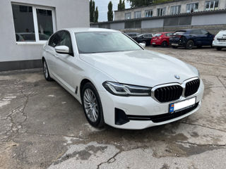 BMW 5 Series foto 1