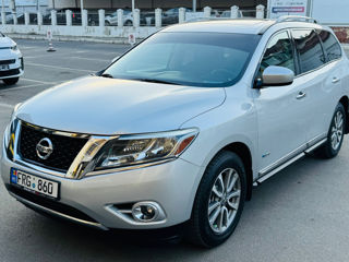 Nissan Pathfinder foto 3