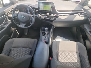 Toyota C-HR foto 4