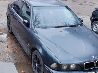 BMW 5 Series foto 2