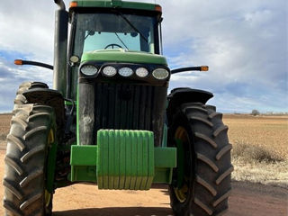 John Deere 8420 Tractor foto 2