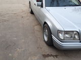 Mercedes Series (W124) foto 2