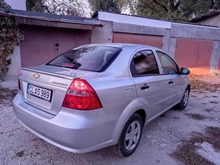 Chevrolet Aveo foto 2