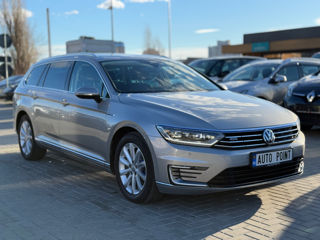 Volkswagen Passat foto 2