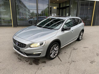 Volvo V60 Cross Country foto 2