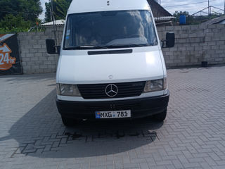 Mercedes 412D foto 5