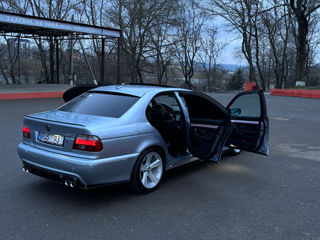 BMW 5 Series foto 3