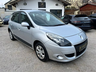 Renault Grand Scenic foto 2