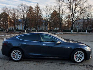 Tesla Model S foto 4