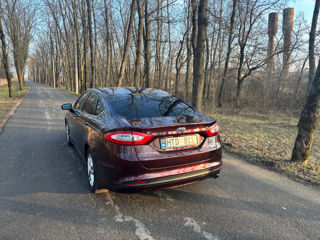 Ford Fusion foto 2