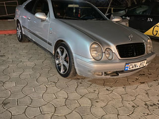 Mercedes CLK-Class foto 4